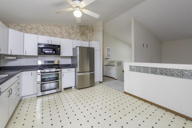 9950 11th AVENUE, Pleasant Prairie, WI 53158