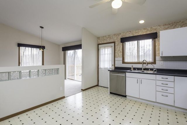 9950 11th AVENUE, Pleasant Prairie, WI 53158