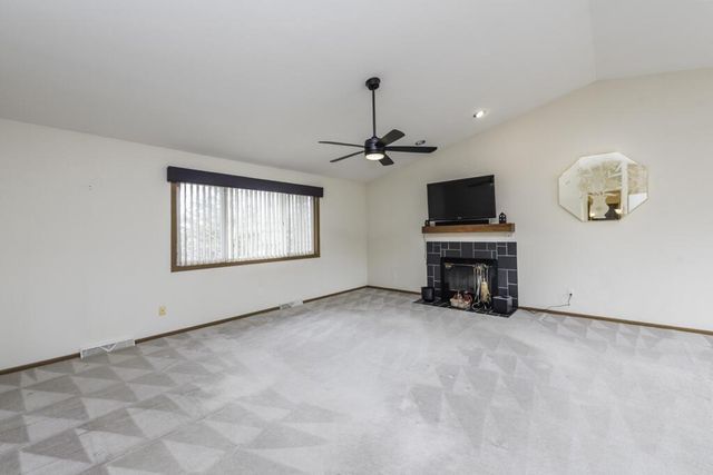 9950 11th AVENUE, Pleasant Prairie, WI 53158