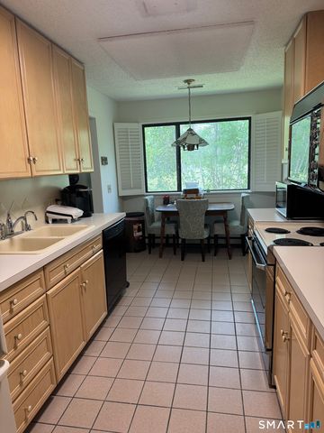 491 Unit B Heritage Village, Southbury, CT 06844