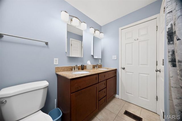 4833 Mattis Road, Unincorporated, MO 63128