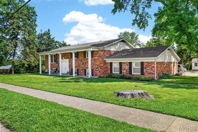 4833 Mattis Road, Unincorporated, MO 63128