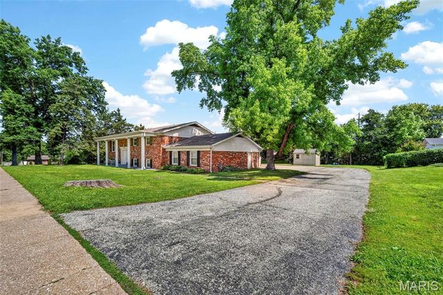4833 Mattis Road, Unincorporated, MO 63128