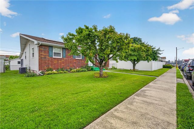 1407 East Livingston Street, Allentown City, PA 18109