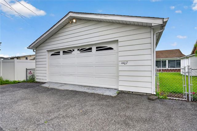 1407 East Livingston Street, Allentown City, PA 18109