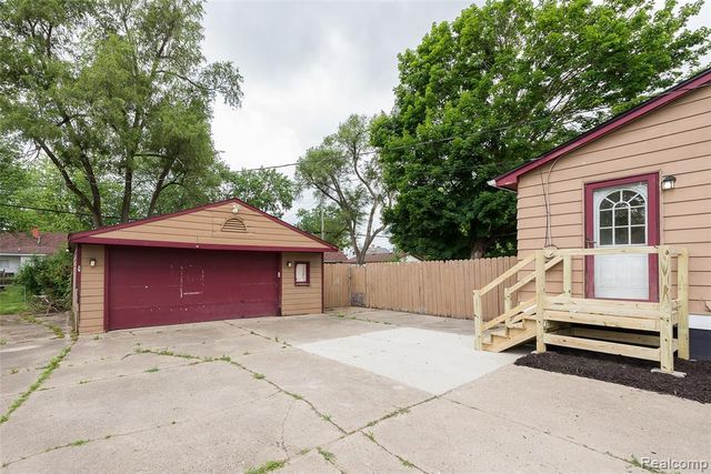 658 Kansas Avenue, Ypsilanti, MI 48198