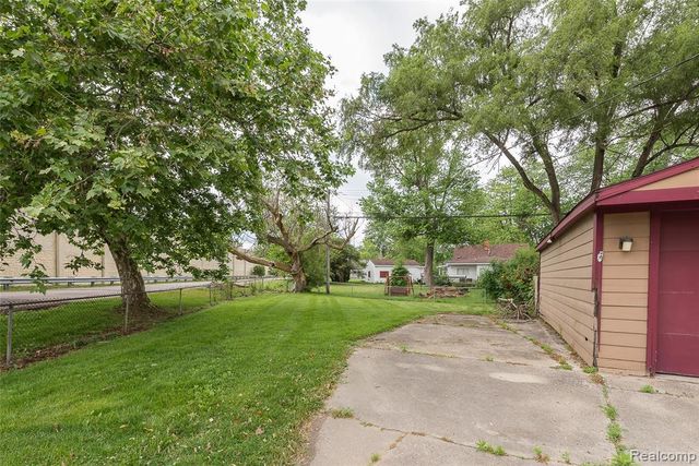 658 Kansas Avenue, Ypsilanti, MI 48198