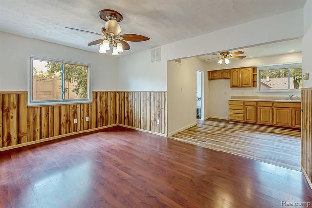 658 Kansas Avenue, Ypsilanti, MI 48198