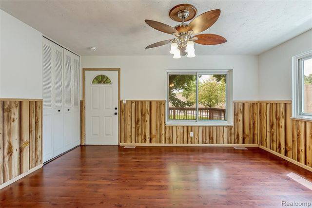 658 Kansas Avenue, Ypsilanti, MI 48198