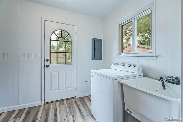 658 Kansas Avenue, Ypsilanti, MI 48198