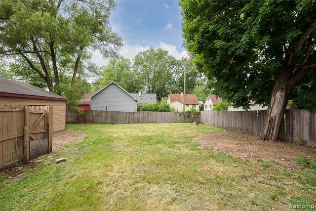 658 Kansas Avenue, Ypsilanti, MI 48198