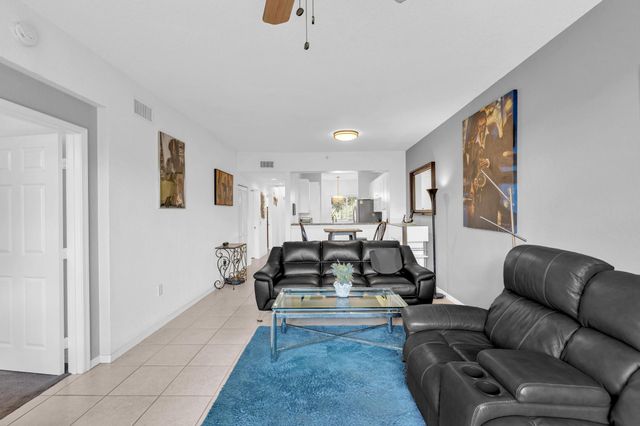 7735 Yardley Drive 305, Tamarac, FL 33321