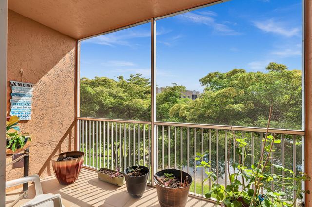 7735 Yardley Drive 305, Tamarac, FL 33321