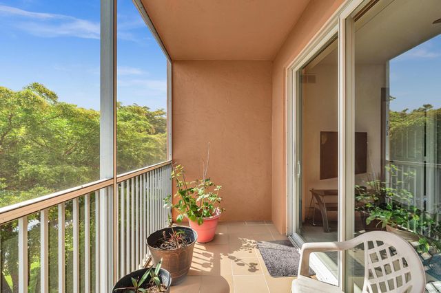 7735 Yardley Drive 305, Tamarac, FL 33321