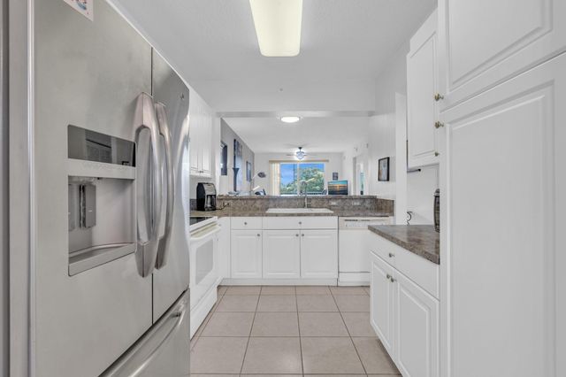 7735 Yardley Drive 305, Tamarac, FL 33321