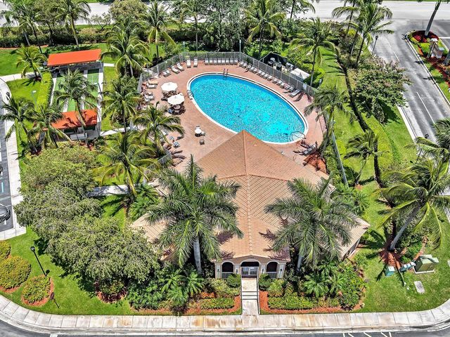 7735 Yardley Drive 305, Tamarac, FL 33321