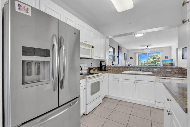 7735 Yardley Drive 305, Tamarac, FL 33321