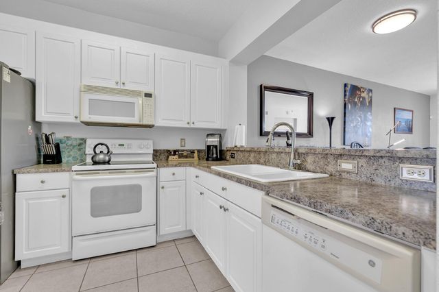 7735 Yardley Drive 305, Tamarac, FL 33321