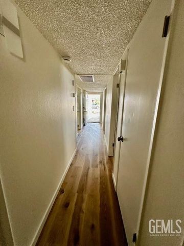 8837 Glenda Street, Bakersfield, CA 93307