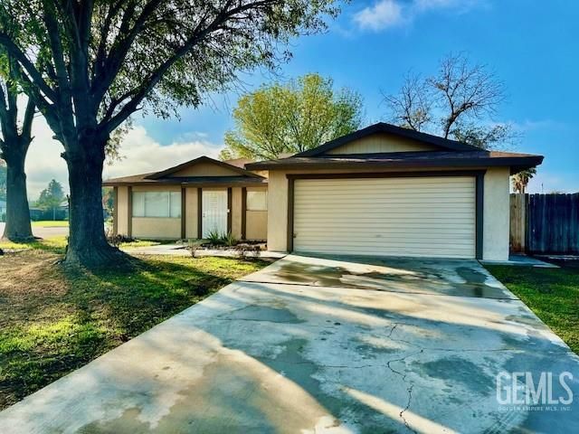 8837 Glenda Street, Bakersfield, CA 93307