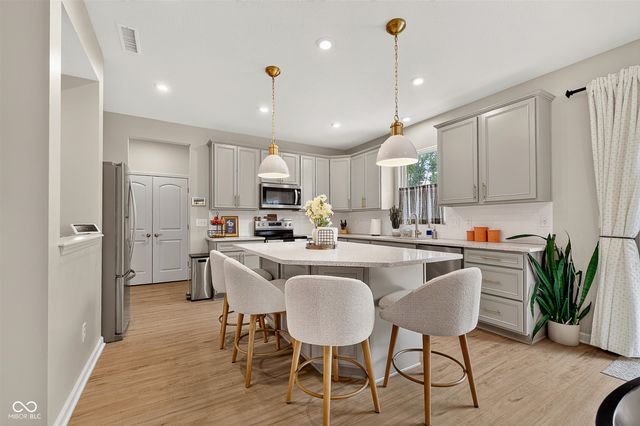 6779 Oakcrest Drive, Mccordsville, IN 46055