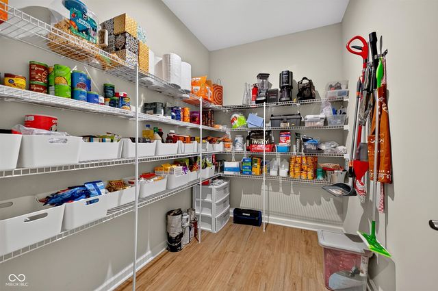 6779 Oakcrest Drive, Mccordsville, IN 46055