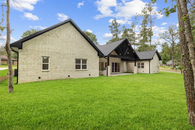 1920 Foxbriar Drive, Huntsville, TX 77340
