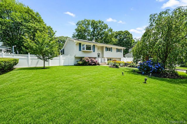 109 Midland Boulevard, Ronkonkoma, NY 11779
