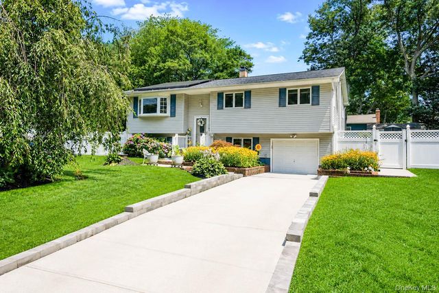 109 Midland Boulevard, Ronkonkoma, NY 11779