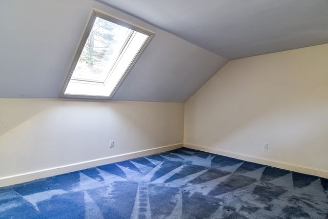 9 Buttercup Ln, Dover, MA 02030