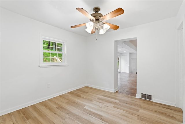 2830 Sussex Ave, Brookline, PA 15226