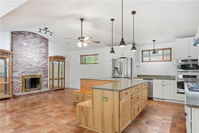 2830 Sussex Ave, Brookline, PA 15226