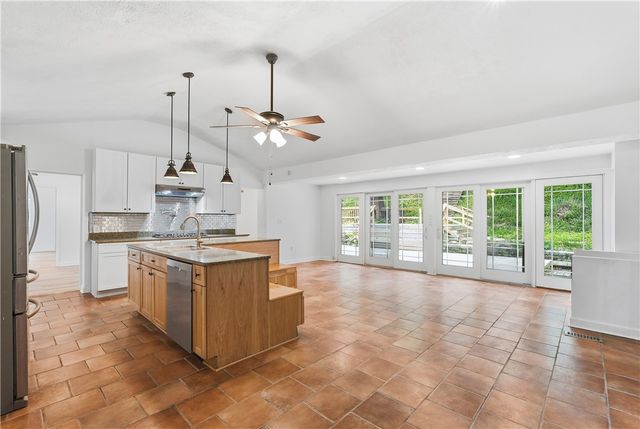 2830 Sussex Ave, Brookline, PA 15226