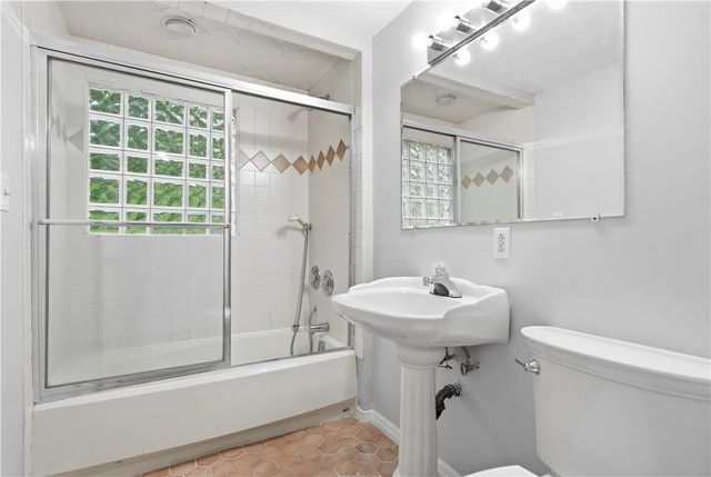 2830 Sussex Ave, Brookline, PA 15226