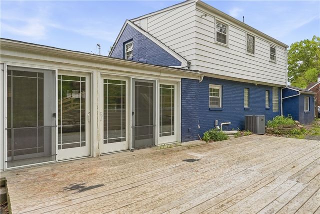 2830 Sussex Ave, Brookline, PA 15226