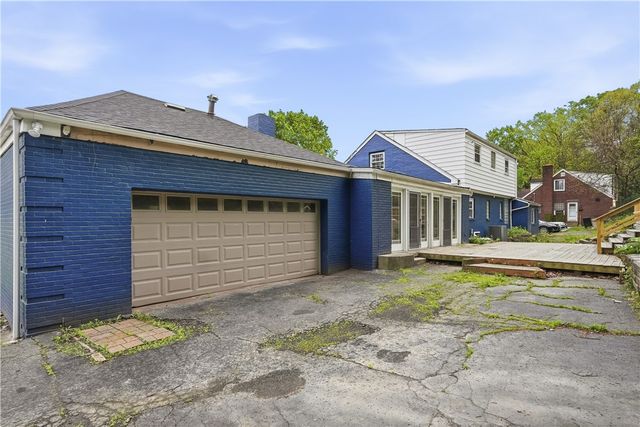 2830 Sussex Ave, Brookline, PA 15226