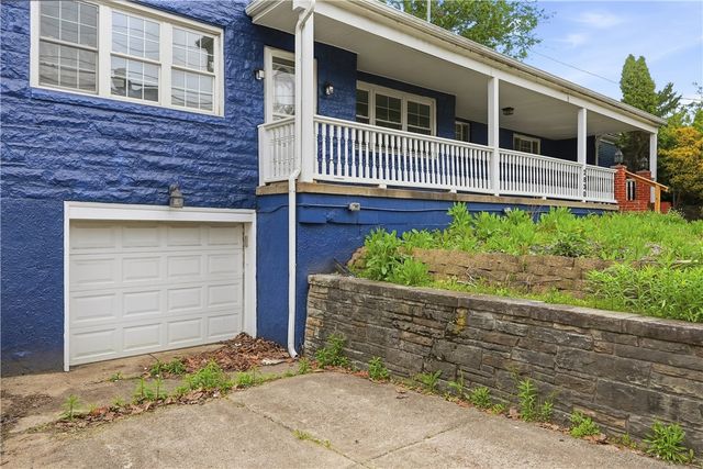 2830 Sussex Ave, Brookline, PA 15226