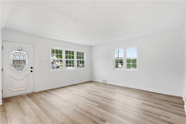 2830 Sussex Ave, Brookline, PA 15226