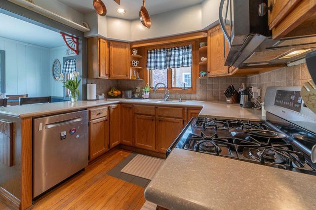 197 W Geneva Street, Williams Bay, WI 53191