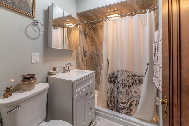 197 W Geneva Street, Williams Bay, WI 53191