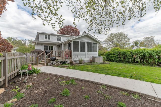 197 W Geneva Street, Williams Bay, WI 53191