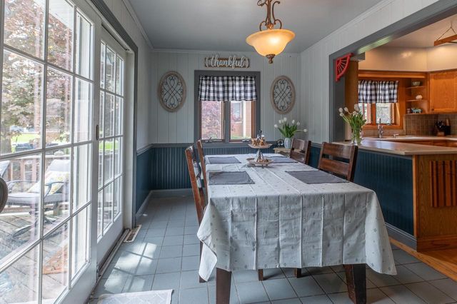 197 W Geneva Street, Williams Bay, WI 53191