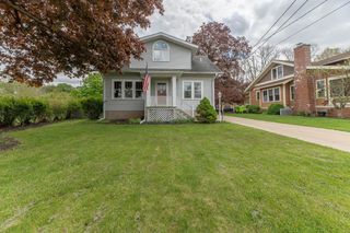 197 W Geneva Street, Williams Bay, WI 53191