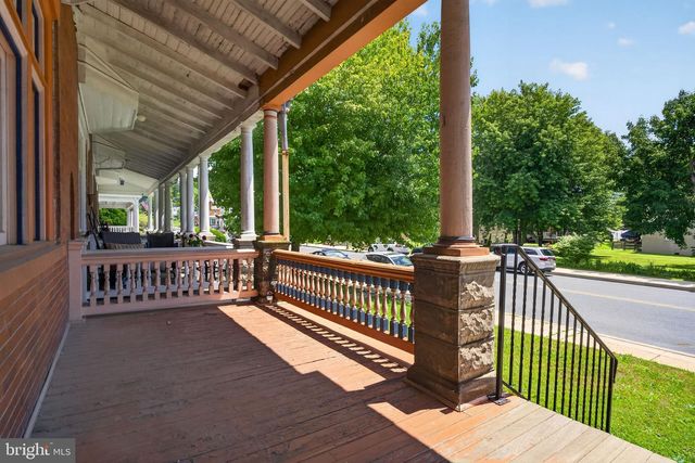 225 E MAIN ST, Kutztown, PA 19530