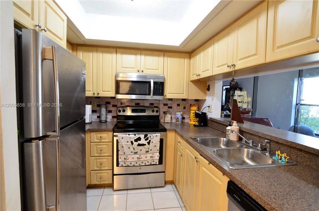 13240 SW 88th Ln 106-E, Miami, FL 33186