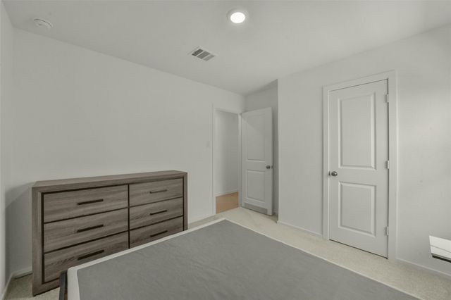 911 Lago Laceno Lane, Huffman, TX 77336
