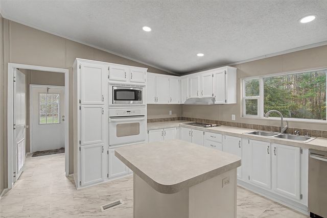 428 Cash Blackmon Road, Logansport, LA 71049