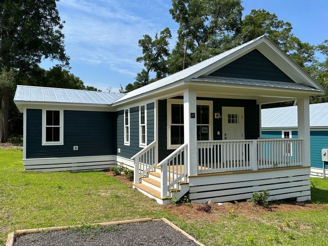 163 W Chaffin Avenue, Defuniak Springs, FL 32433