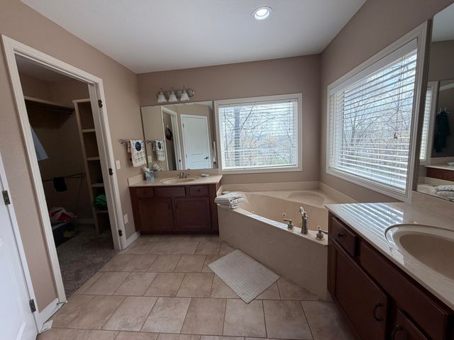 296 Lillian Lane, Kimberling City, MO 65686