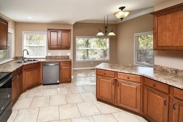 296 Lillian Lane, Kimberling City, MO 65686